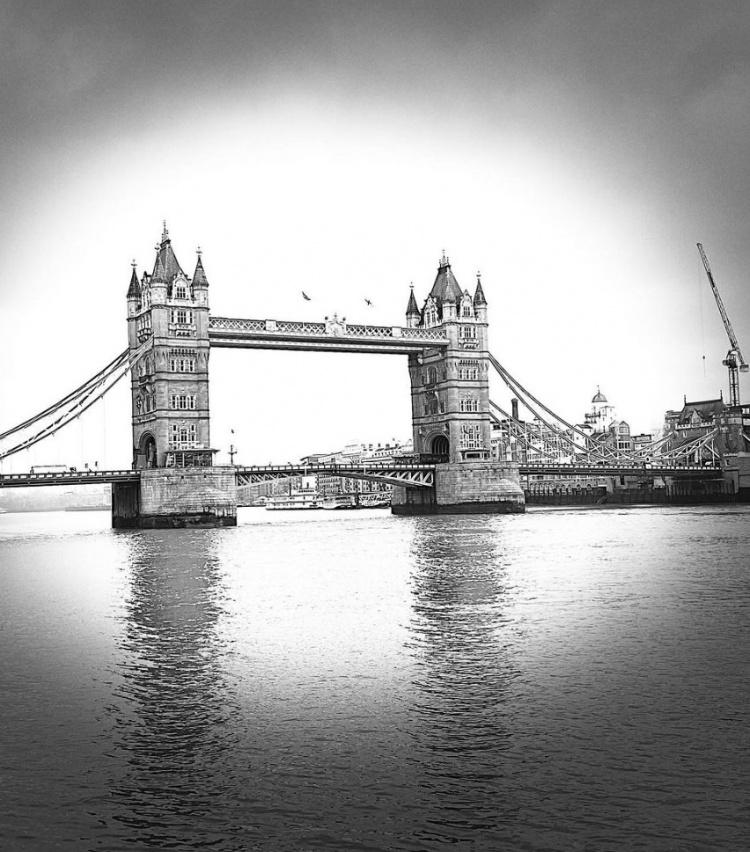 ‍♀走走逛逛！王霜漫步伦敦晒城市景点：不同角度的塔桥(3)