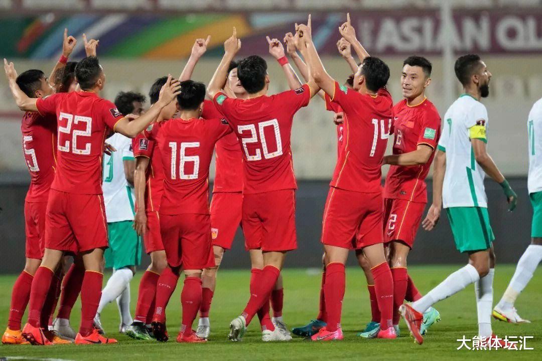 韩乔生：国足防守在亚洲没输过谁 就是进攻稀碎(1)