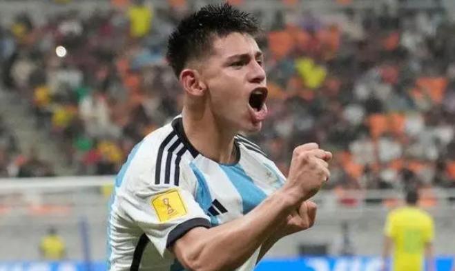 恭喜阿根廷！迎世界级球星！瓜帅点名购买造新梅西，美洲杯成奇兵(3)