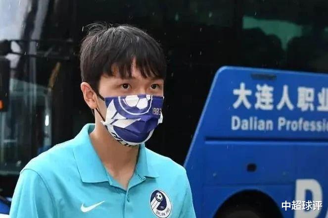 日本联赛冠军主帅大赞24岁国足“小梅西”：水准非常高！(4)