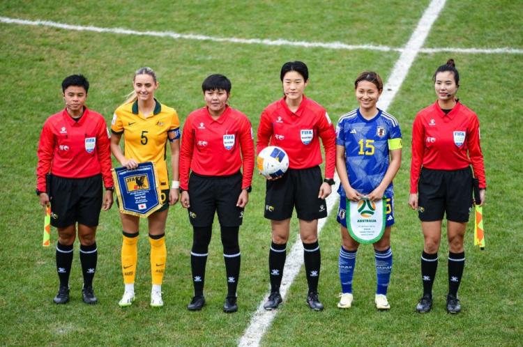 官方：董方雨担任U-20女足亚洲杯决赛主裁，谢丽君任第一助理