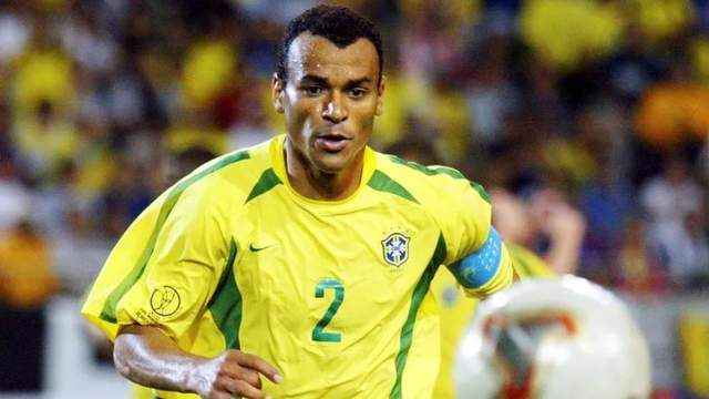 巴西历史足坛最佳十一人，卡卡 加林查 里瓦尔多都只能当替补(14)