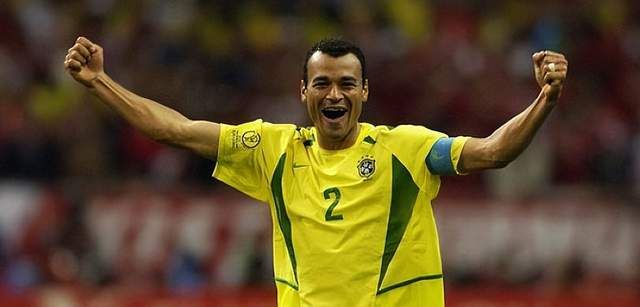 巴西历史足坛最佳十一人，卡卡 加林查 里瓦尔多都只能当替补(15)