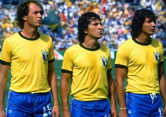 巴西历史足坛最佳十一人，卡卡 加林查 里瓦尔多都只能当替补(21)