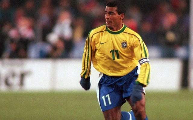 巴西历史足坛最佳十一人，卡卡 加林查 里瓦尔多都只能当替补(27)