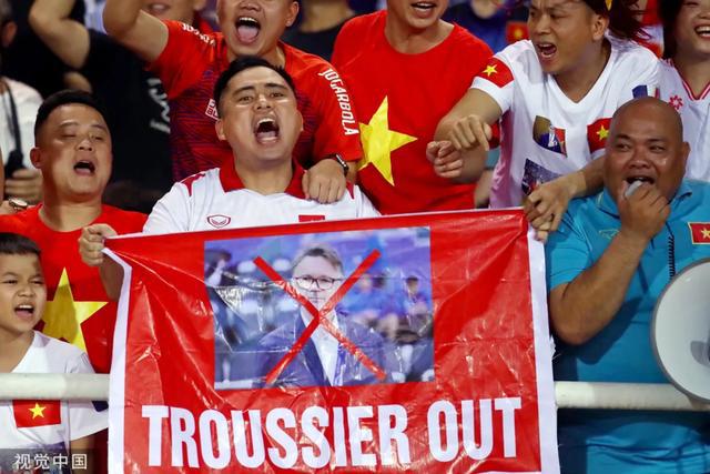 被印尼队打回原形，越南足球的自救方法与国足如出一辙(6)