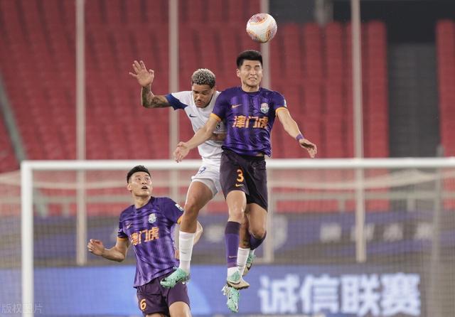 中超联赛第8轮：武汉三镇队迎赛季主场首胜(9)