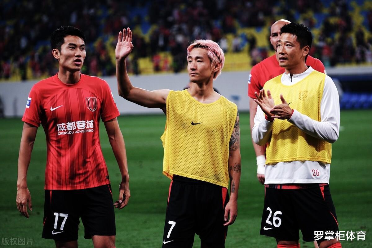 成都蓉城刚1比2输球，韦世豪就做出重要决定，让国安球迷乐开花(2)