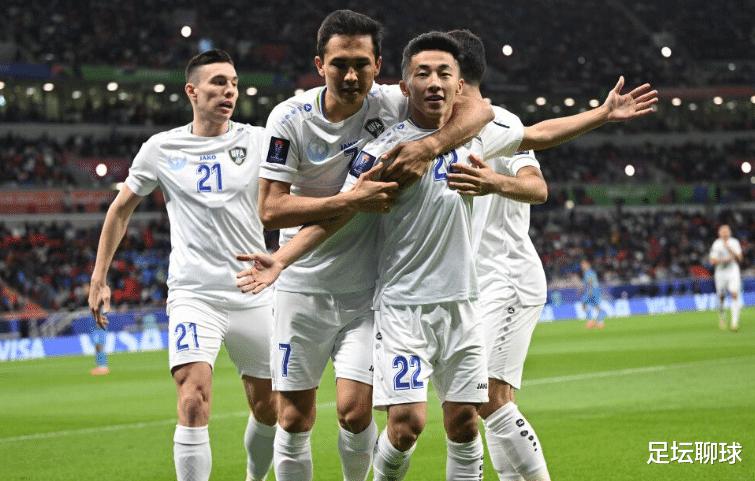 4轮10分！亚洲第7崛起，预定2026世界杯名额，国足拿9分也能出线(5)