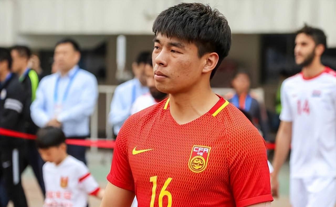 上港边路魔翼王振澳跟李帅 能否在国家队代替山东泰山的球员(4)